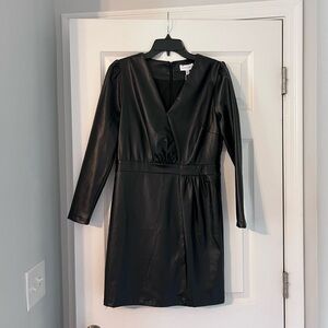 $222 Lucy Paris Women's Black Faux Leather Puff-Sleeve V-Neck Mini Dress Size M